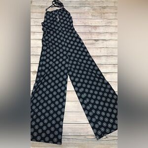 Forever 21 Size M Navy and White Floral Jumpsuit/Romper